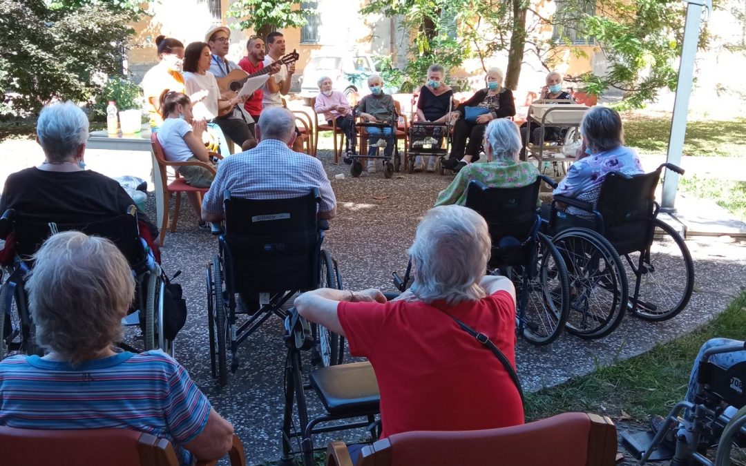 Pomeriggio di Musica e Ricordi per gli ospiti della Fondazione Madonna della Bomba Scalabrini