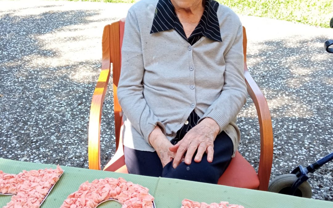 Ghirlande e Musica per la signora Bertoglio che compie centouno anni